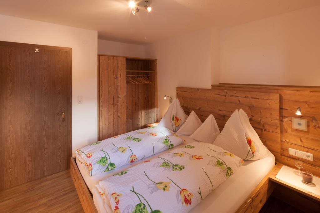 Appartements Al Castagno Ehrwald Exterior photo